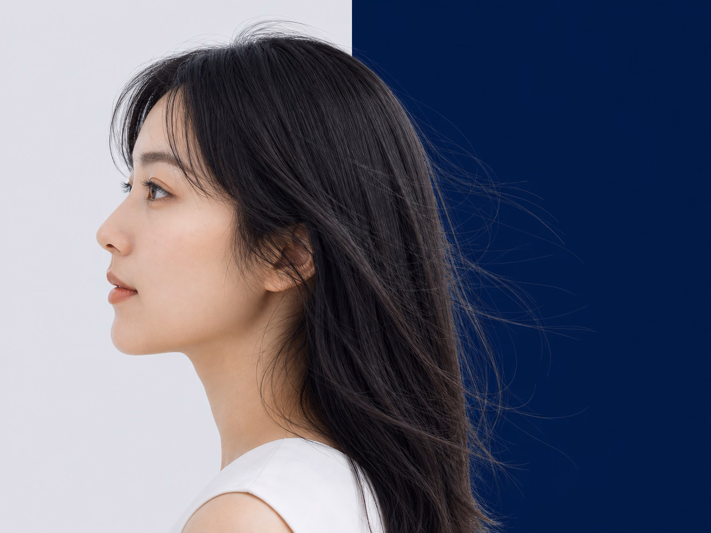 濃い背景で人物の細い髪を確認する例